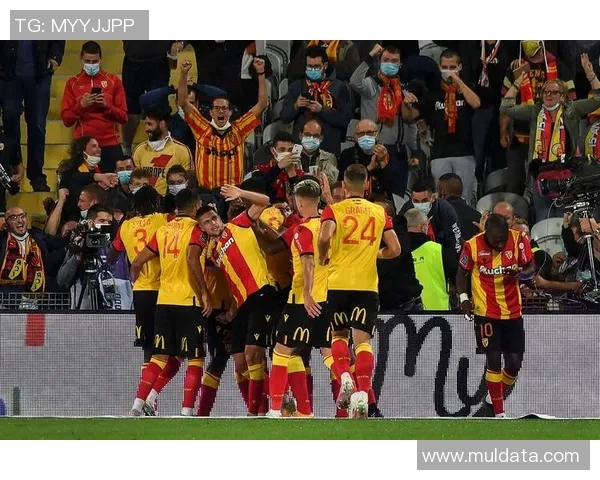 巴黎圣日耳曼与朗斯激战在即谁将赢得法甲巅峰对决的胜利